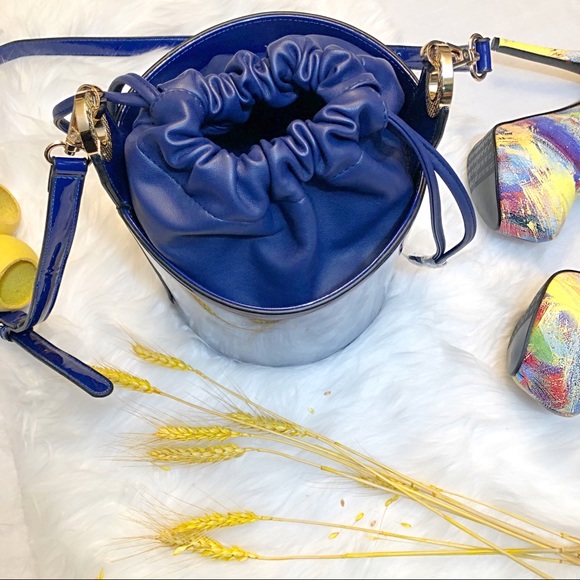 Royal Blue Round Shape Patent Patent Leather Bag - Picture 2 of 8